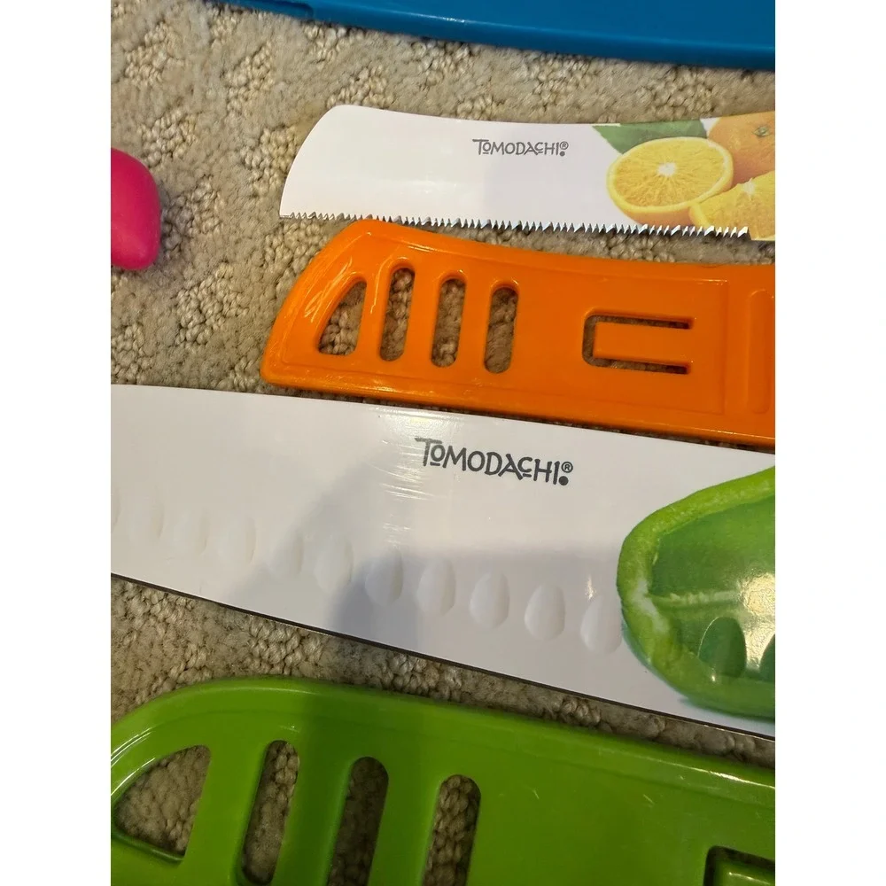 Tomodachi Farberware Kitchen Knives Set with Sheaths Fruit Avocado Bell Pepper‎